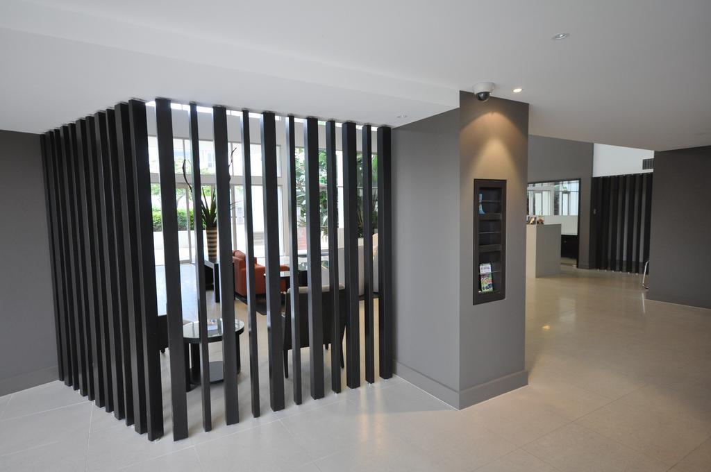 Chancellor Lakeside Apartments Gold Coast Esterno foto