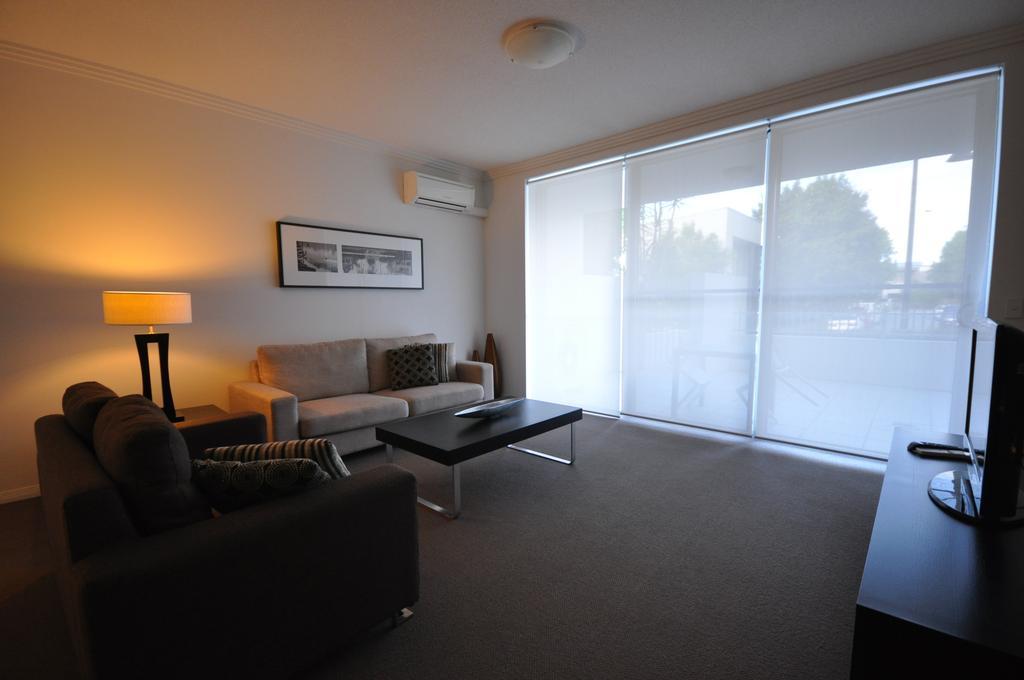 Chancellor Lakeside Apartments Gold Coast Esterno foto