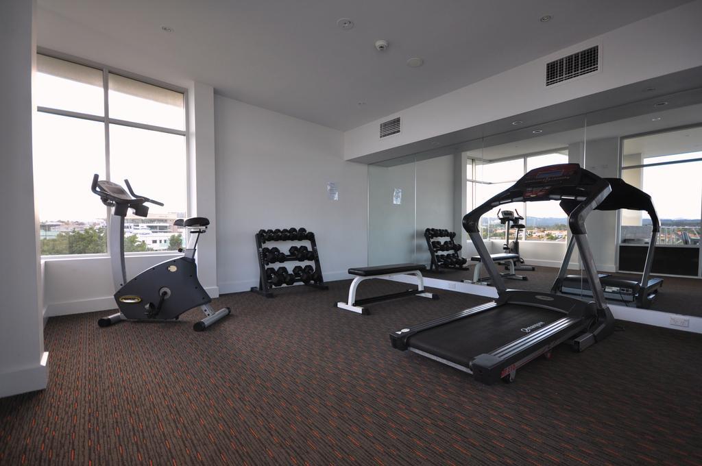 Chancellor Lakeside Apartments Gold Coast Esterno foto
