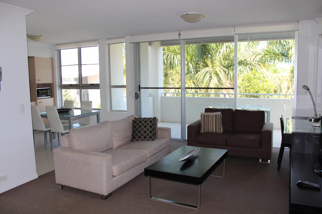 Chancellor Lakeside Apartments Gold Coast Esterno foto