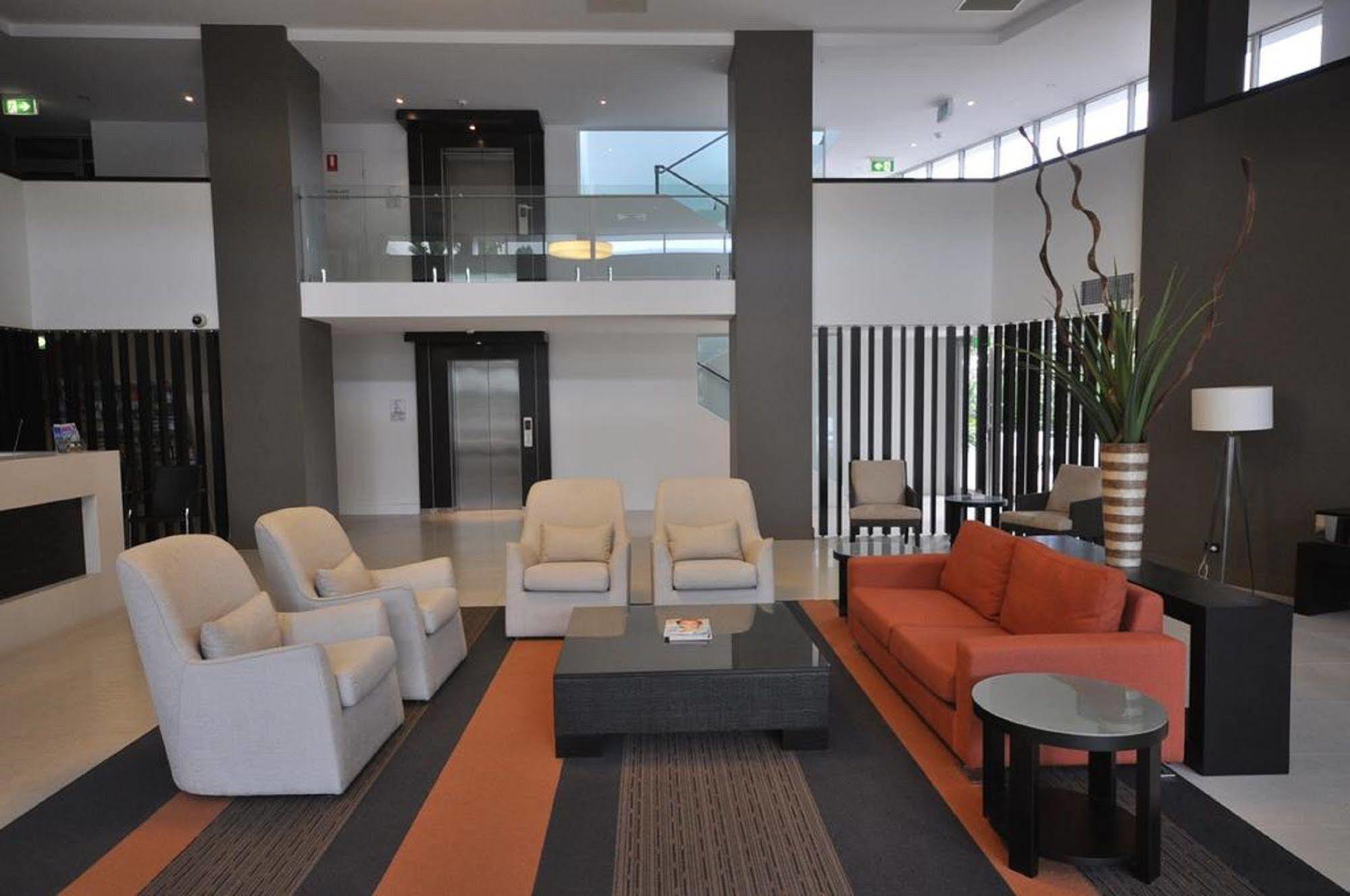 Chancellor Lakeside Apartments Gold Coast Esterno foto