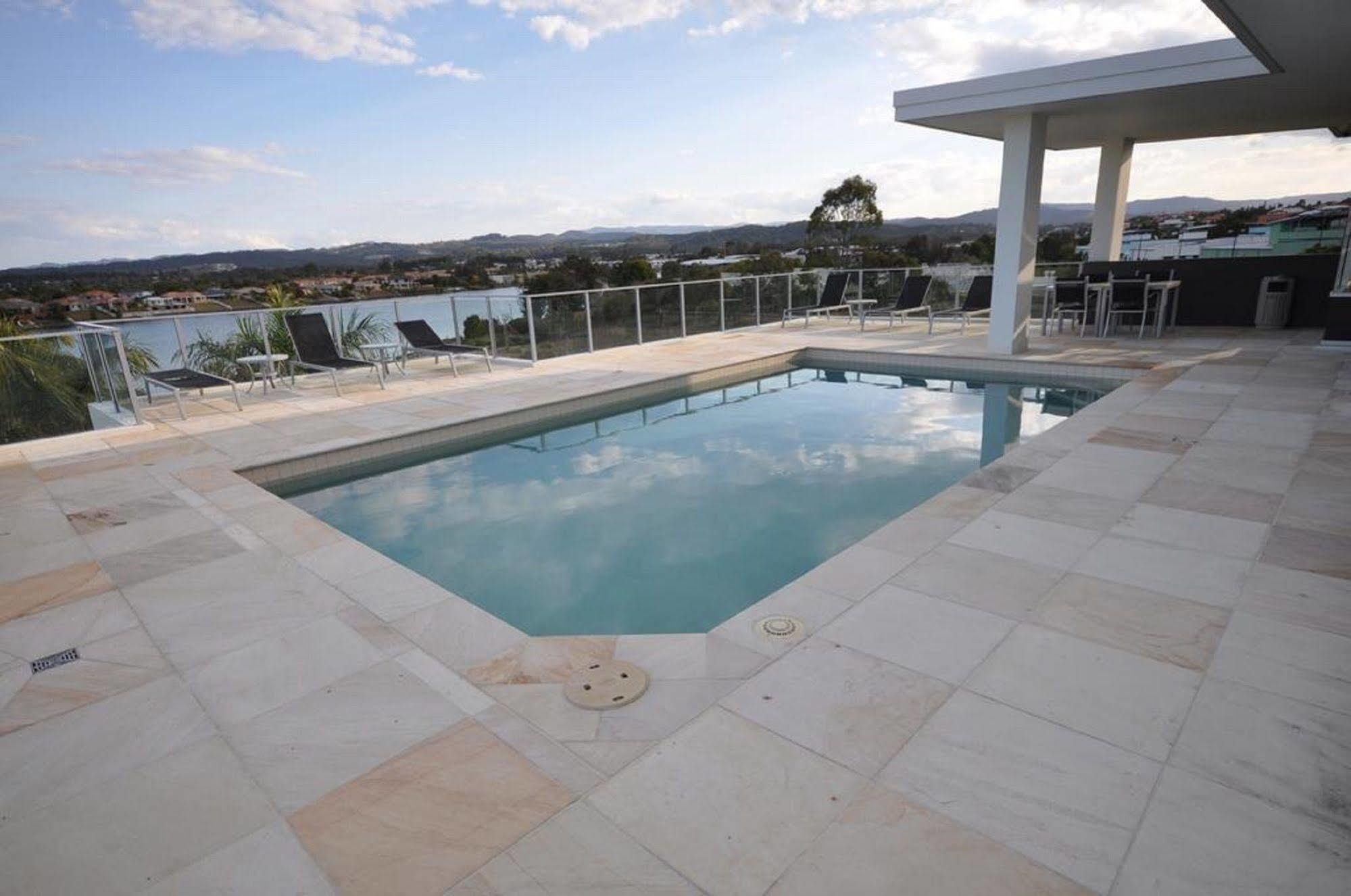 Chancellor Lakeside Apartments Gold Coast Esterno foto