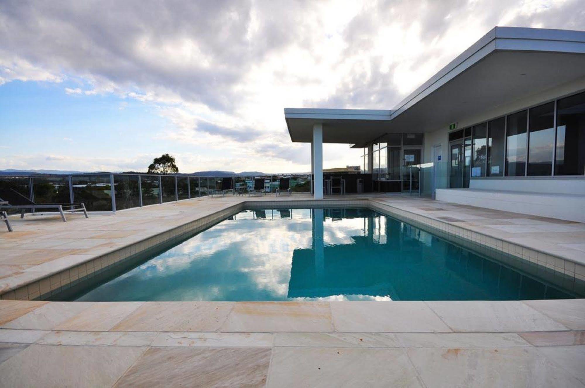 Chancellor Lakeside Apartments Gold Coast Esterno foto