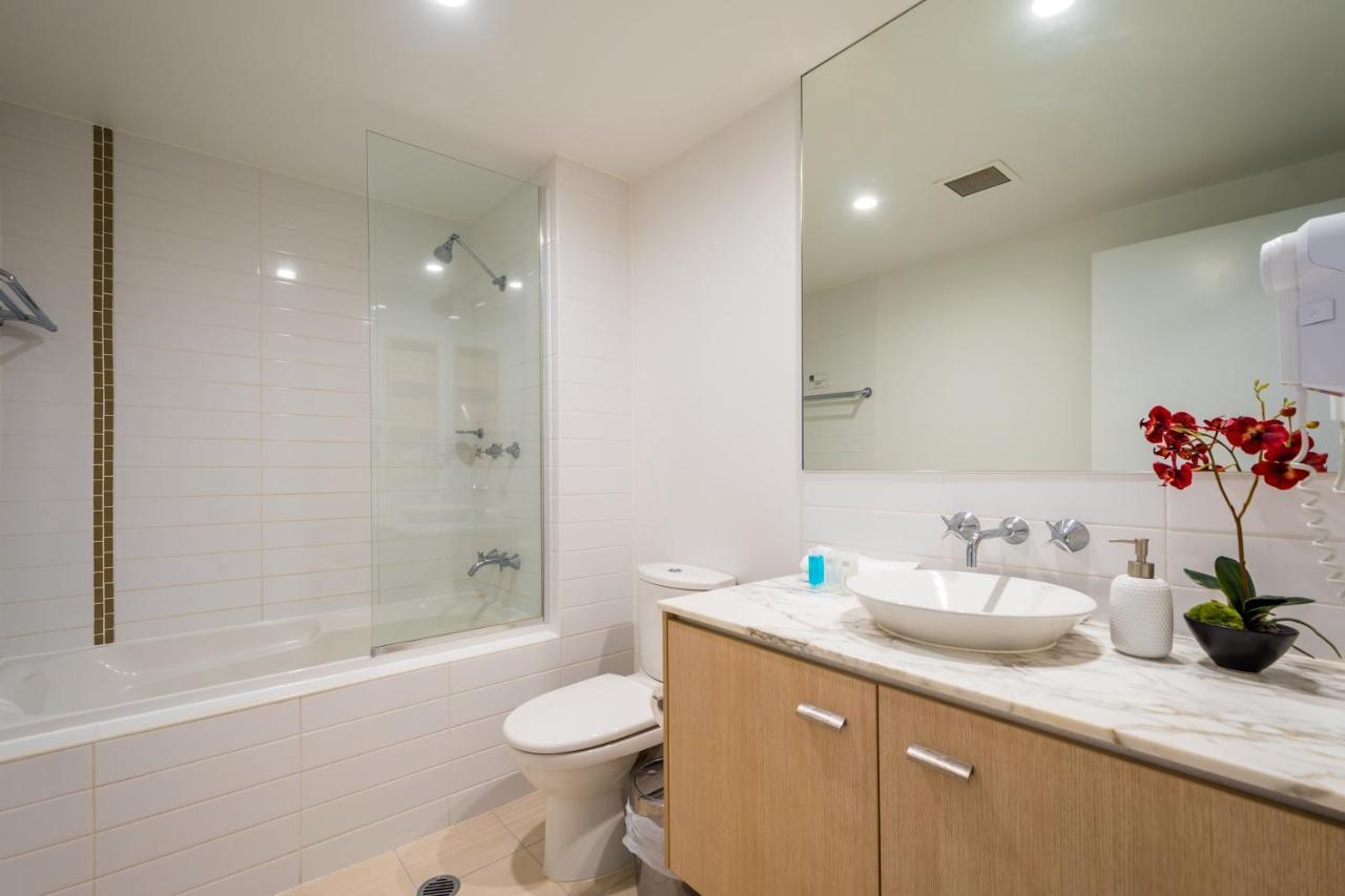 Chancellor Lakeside Apartments Gold Coast Esterno foto